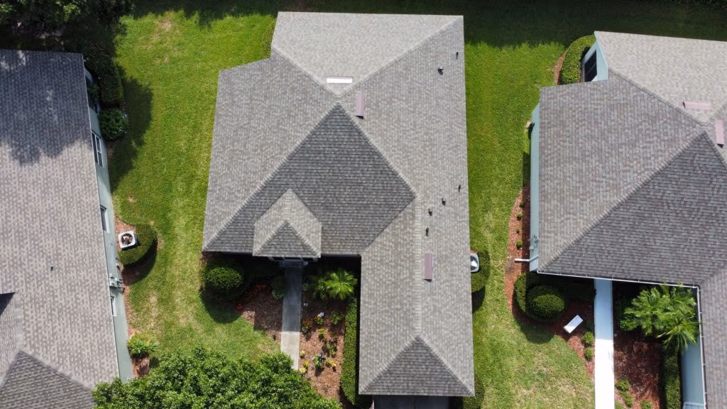 Best roofing material for Florida climate in Clermont – compare asphalt shingles, metal, tile, stone-coated steel, and flat roof systems.
