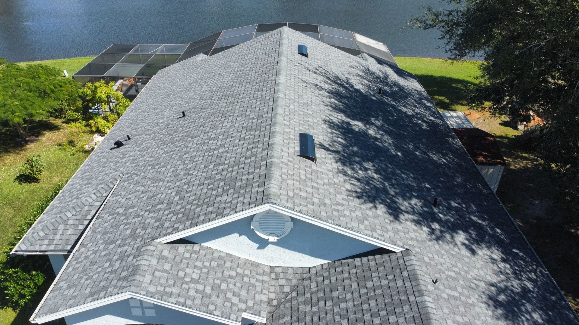 Searching for the best roofing material for Florida climate in Kissimmee? Compare asphalt shingles, metal, tile, stone-coated steel, and flat roof systems specifically engineered to withstand Kissimmee’s intense heat, high humidity, and hurricane-force winds. Ensure your home has the best roofing material for Florida climate by booking your free roof inspection today with Gravity Roofing.